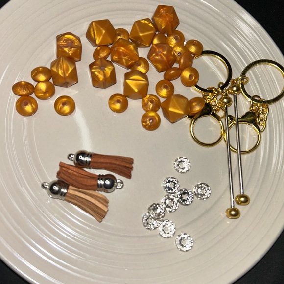 Gold and Silver silicone keychain Making Kit - Picture 1 of 1